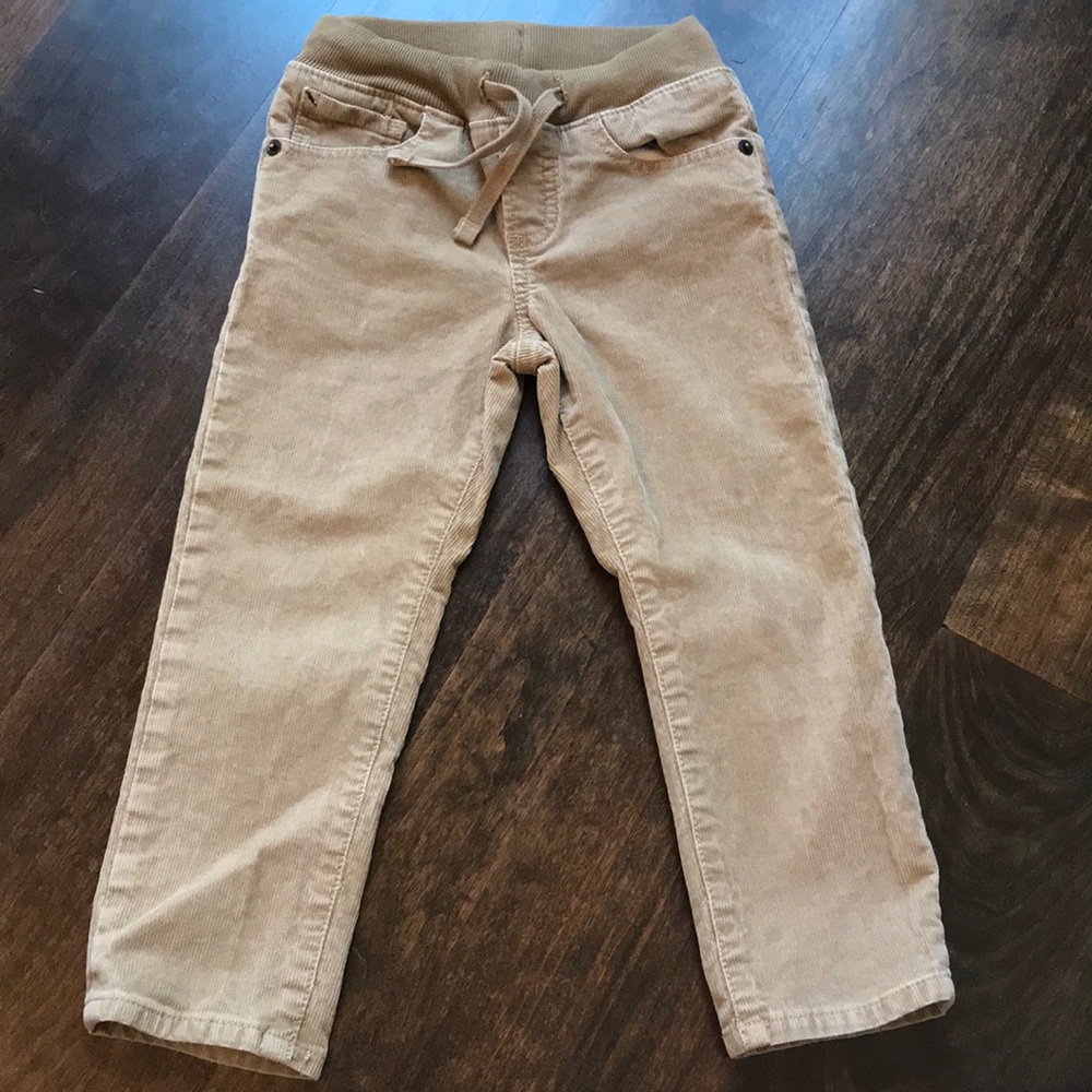 Like new Gap boy’s corduroy pants in tan, 3 yrs